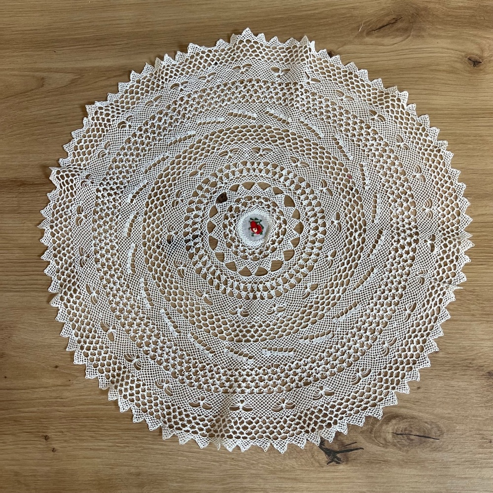 Hand Knit Floral Circle Doily Tablecloth, Tablecloth Crocheted, Vintage Cloth